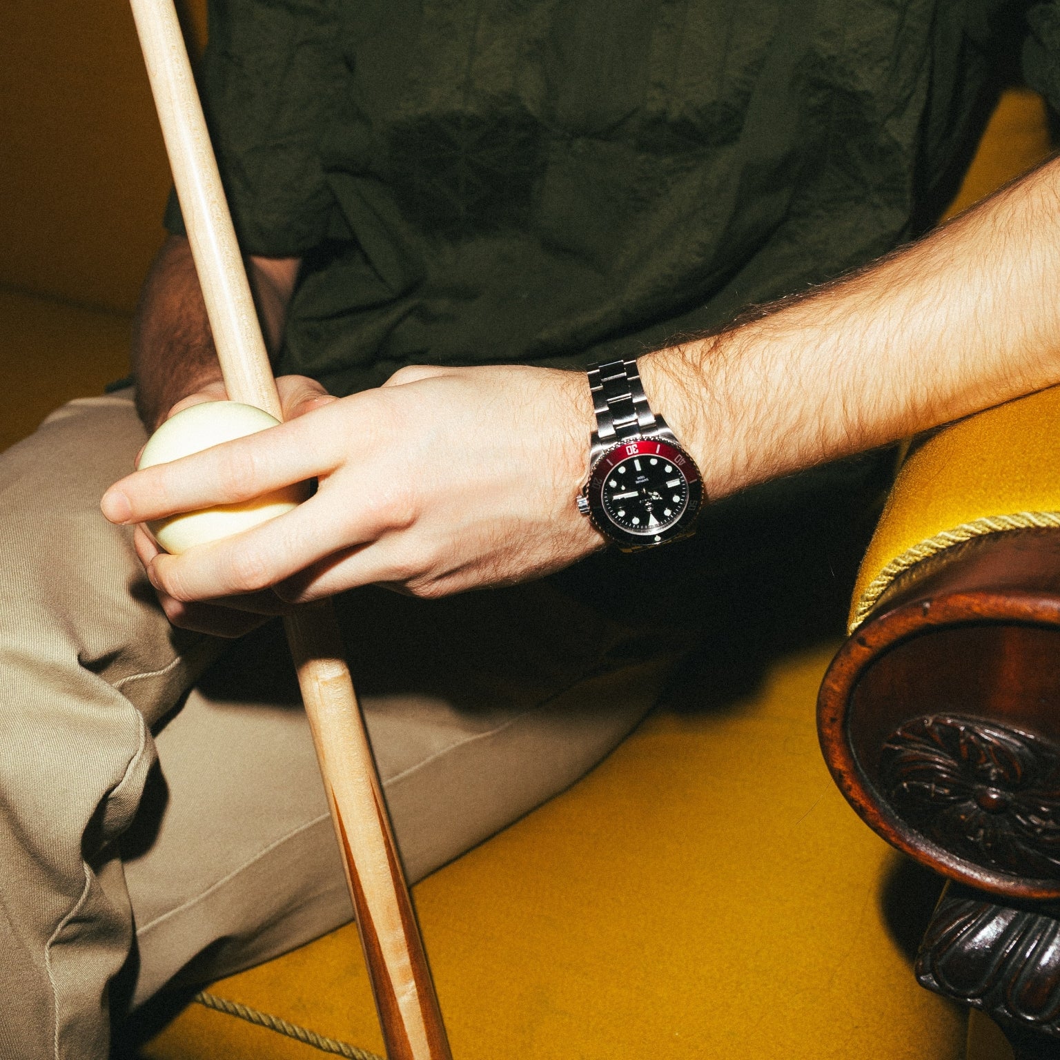 Pivot Black - Black & Red Bezel